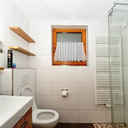 Ferienwohnung-enzian-9-garten Apartment *